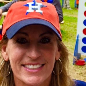 Meet your Posher, Debbie